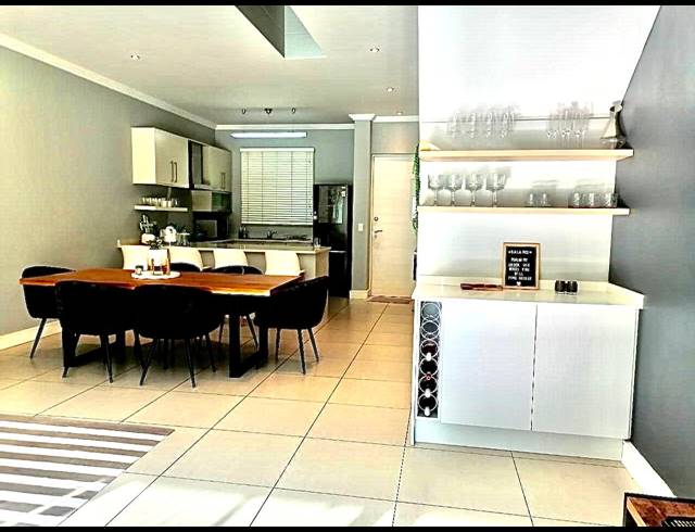 2 BEDROOM APARTMENT RENTED IN BRYANSTON